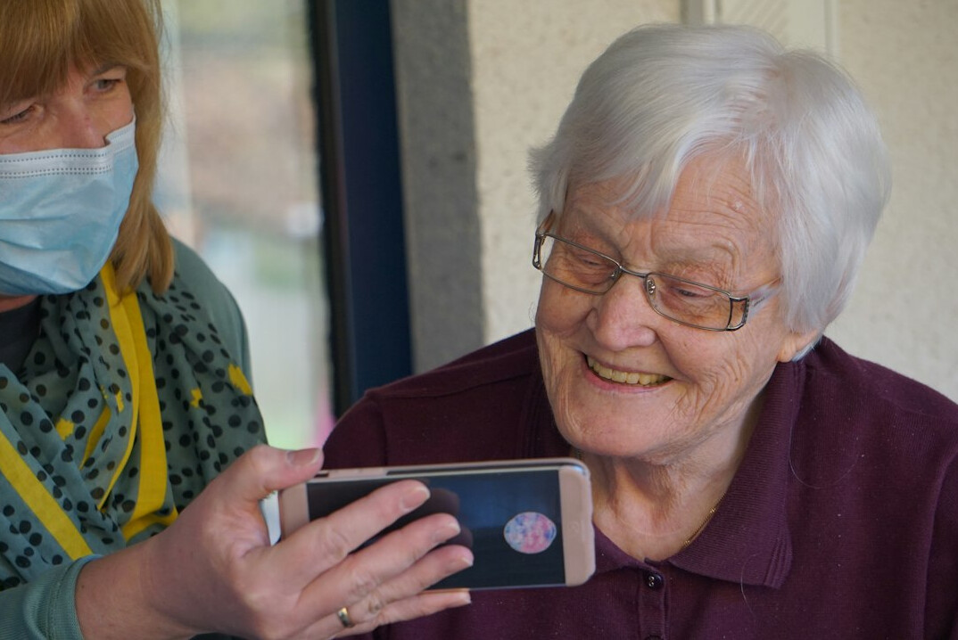 seniors using tablet